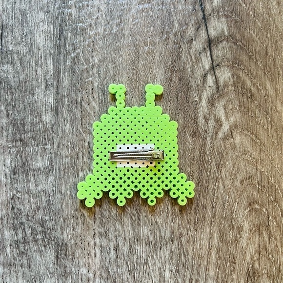 🌸slime Futurama Brain Slug fry slurm factory doll miniature handmade hair clip - Picture 2 of 2